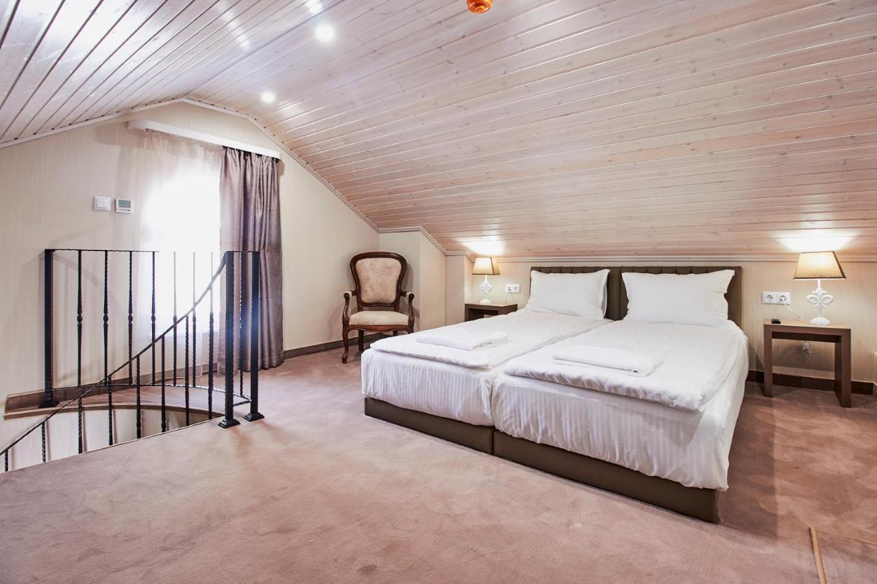 паризи Hotel Kazanlak