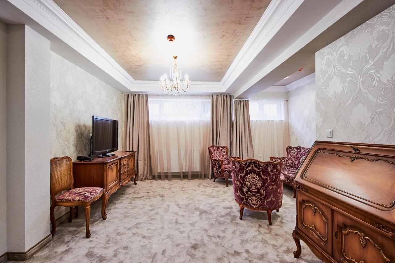 паризи Hotel 3*